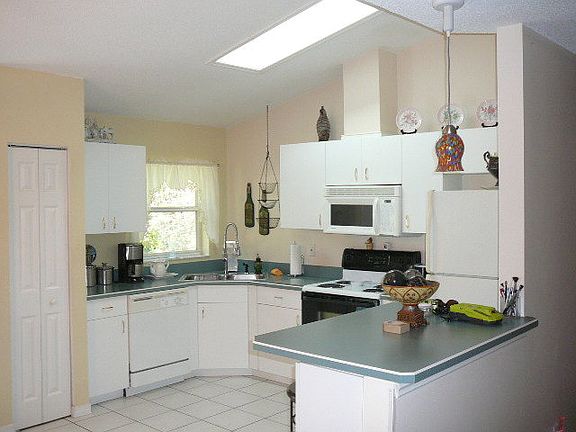 4th image of 5 White Horse Ln