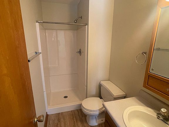 4th image of 410 W Iroquois Dr