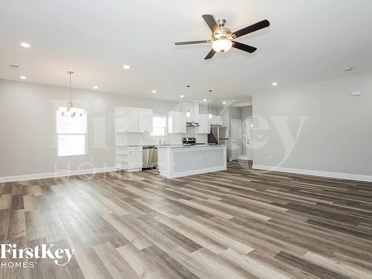 5101 Tuckaseegee Rd — Photo 3