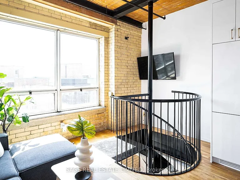781 King St W #508 — Photo 18