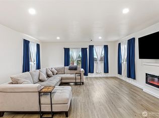 10615 2nd Pl SW, Seattle, WA 98146