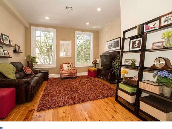 3rd image of 1514 South St #2A