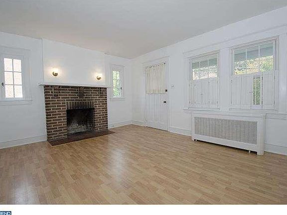 3rd image of 1414 Lawndale Ave