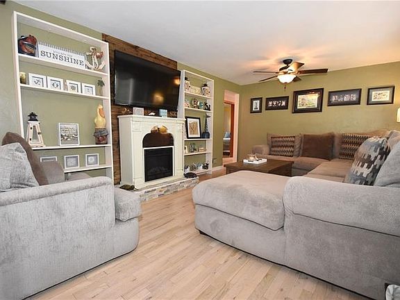 2nd image of 3233 Bel Air Dr
