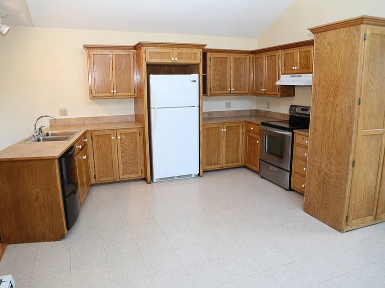 10 Oak Pl #A — Photo 4