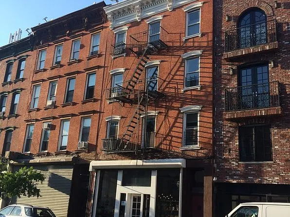 135 Grand St Ste 1, Brooklyn, NY 11249