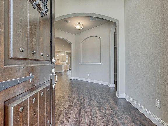 3rd image of 3909 Cicada Ln