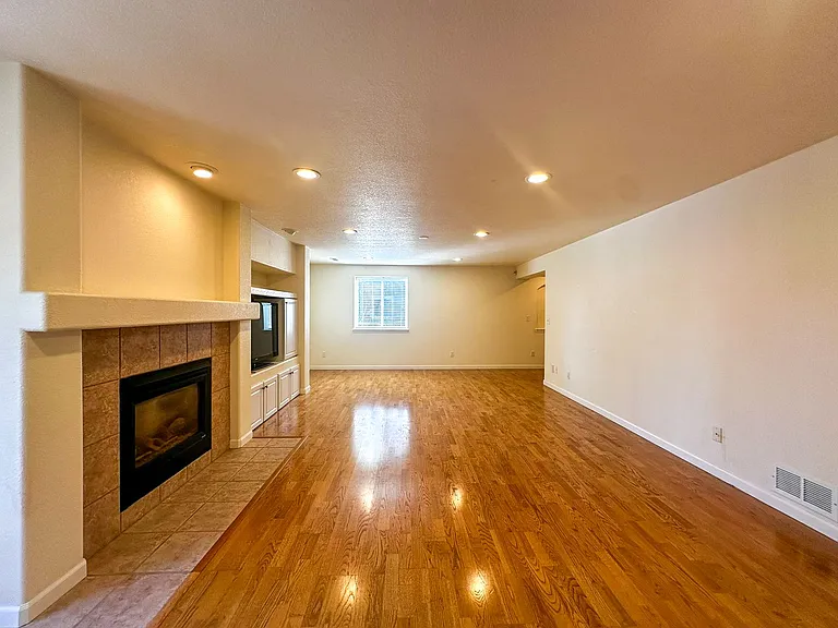 7856 Stonedale Dr — Photo 52