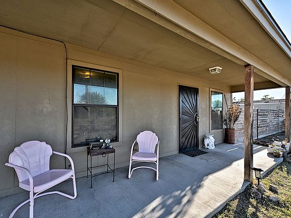 4th image of 1405 W Sacramento St