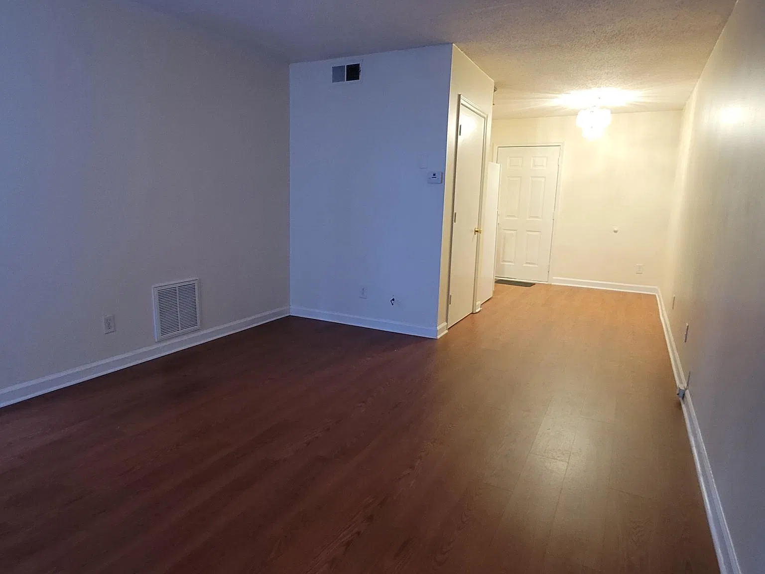 2226 Booker Ave — Photo 4