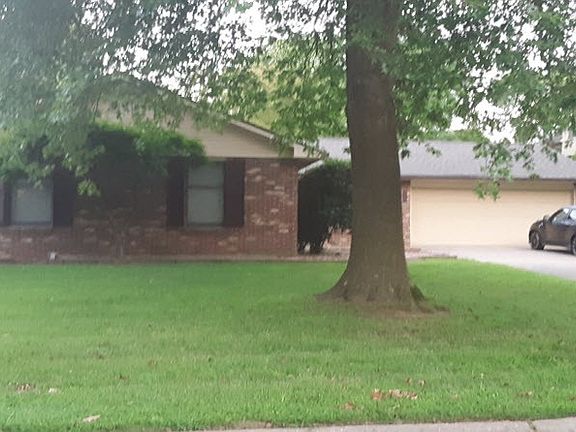 4th image of 1425 Amblewood Dr