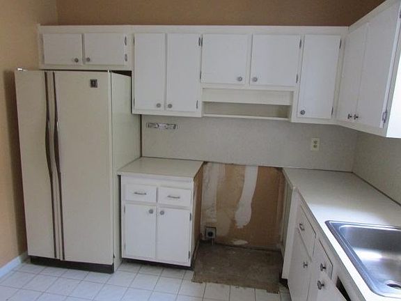 5th image of 2541 Boundbrook Blvd APT 104