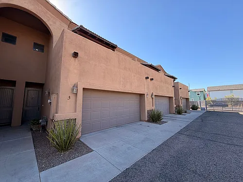 897 E Roma Ave #3 Photo 1