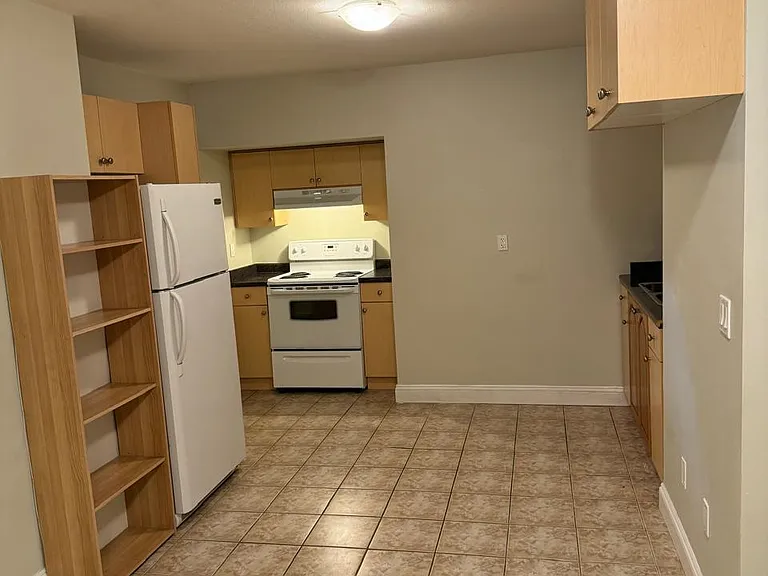 1425 Cornell Ave — Photo 4