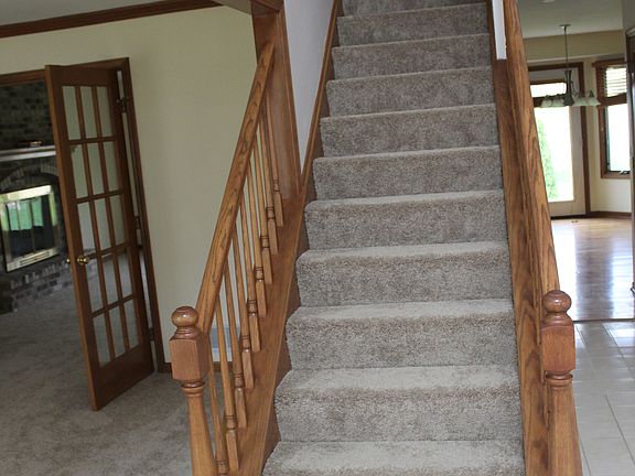 5th image of 125 N Vincent Dr