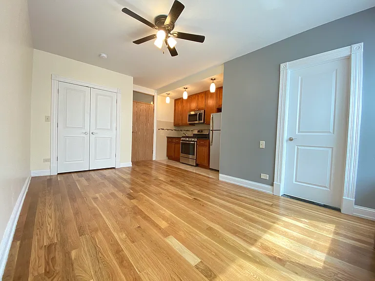 4552 N Clark Street — Photo 11