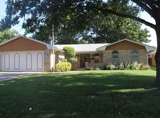 2526 Indian Dr, Enid, OK 73703
