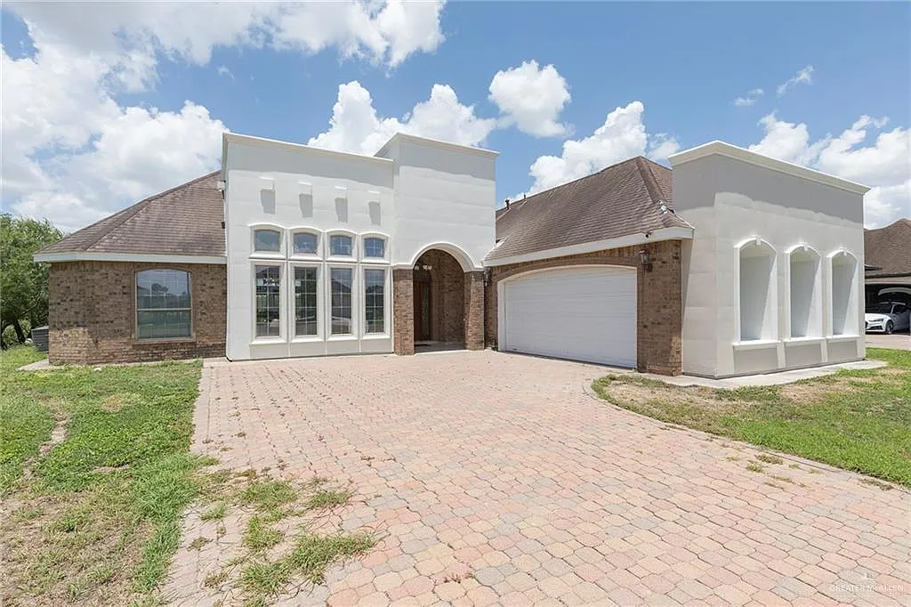 3 bed, 3.5 bath, 2098 sqft, $2,300 — Photo 2