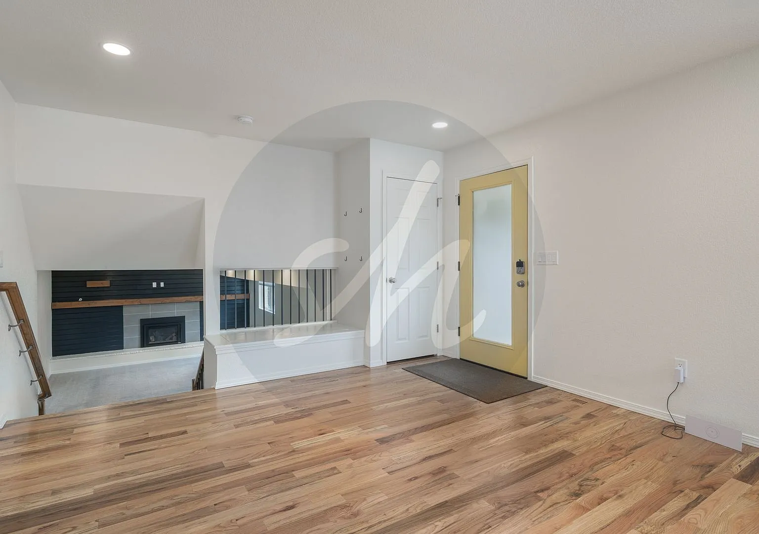 Century Heights Home with large backyard — Photo 4