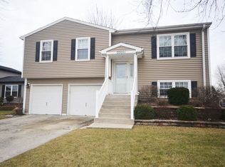20651 S Acorn Ridge Dr, Frankfort, IL 60423