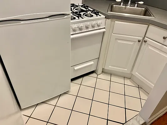 Rented by SP Brokerage Inc | media 14