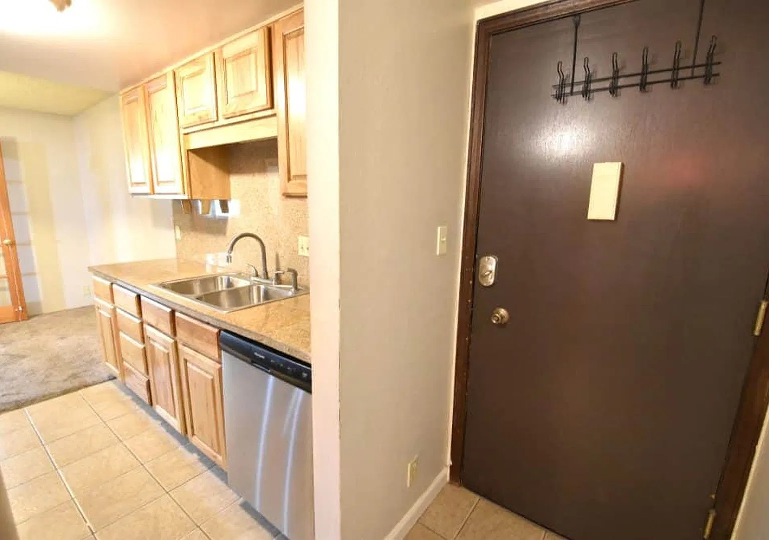 3 Bedroom Unit Available Now in Spanish Towers! — Photo 3