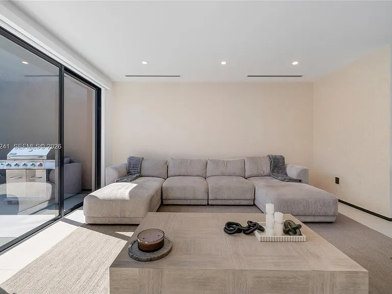 420 SW 15th Rd — Photo 15