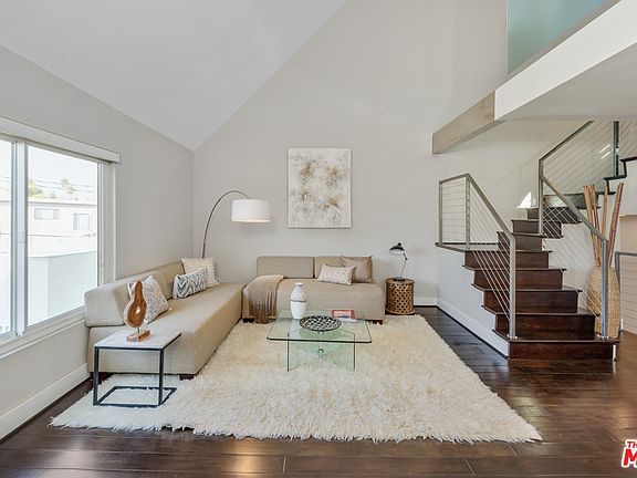 2nd image of 1127 12th St APT 305