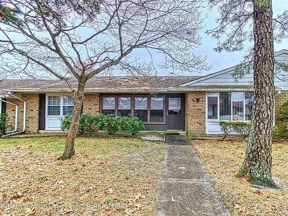 5th image of 78C Buckingham Drive