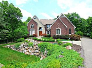 34696 Huntington Ct, Farmington Hills, MI 48331