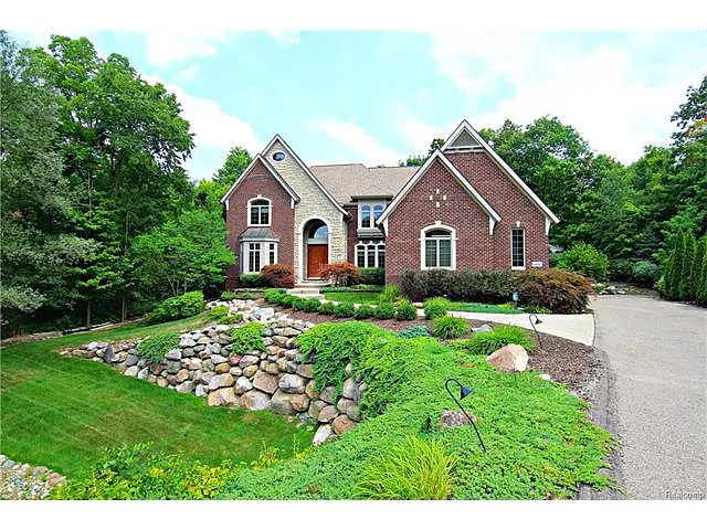 34696 Huntington Ct photo 1