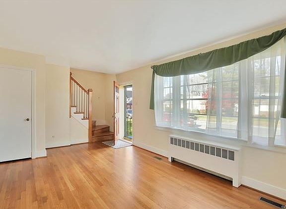 3rd image of 2309 Waldo Ln