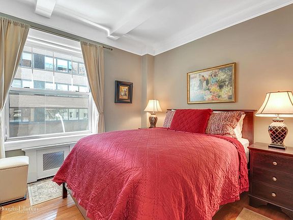 3rd image of 25 W 64th St APT 4A