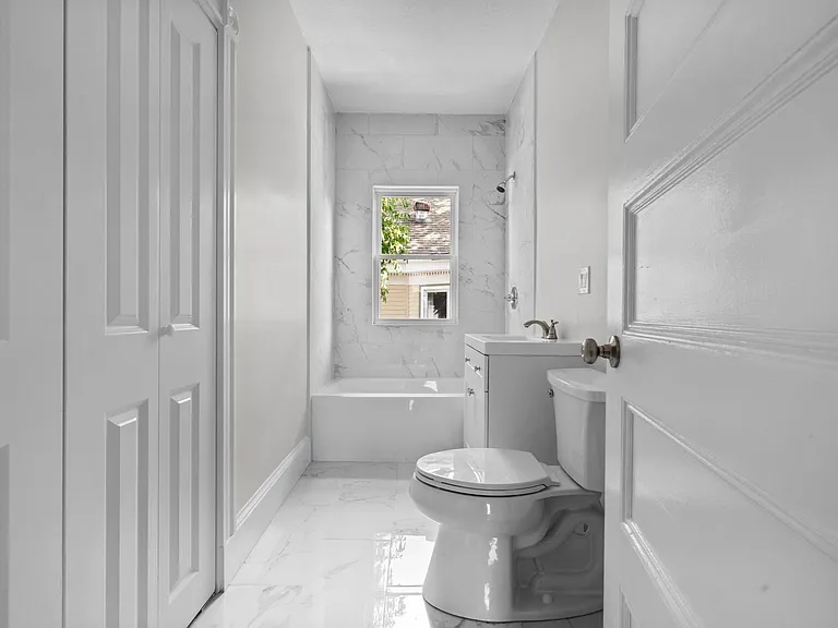 67 Romsey St #2 — Photo 8