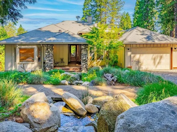 4340 Sierra Springs Dr, Pollock Pines, CA 95726