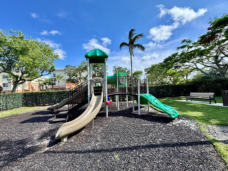 9857 Baywinds Dr #9210 — Photo 41