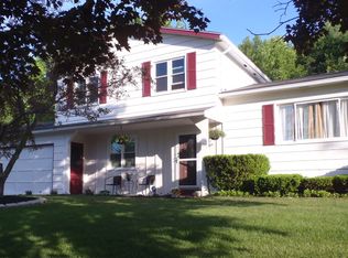 201 Olde Erie Trl, Rochester, NY 14626