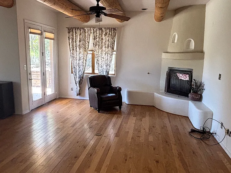 1429 Tiffany Ln SE — Photo 8