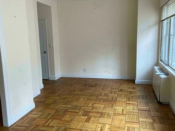 5th image of 60 W 57th St APT 17M