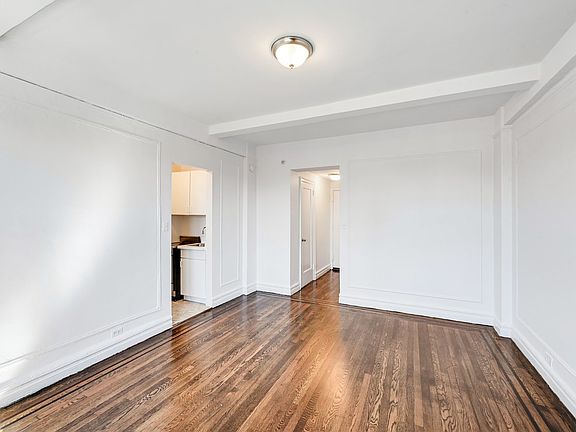 5th image of 208 W 23rd St APT 1510