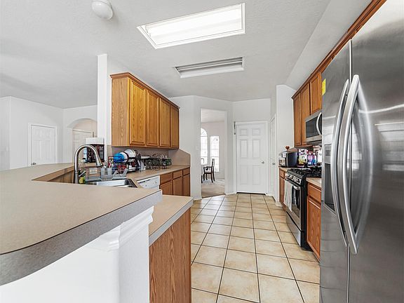 4th image of 1705 S Yellowstone Dr