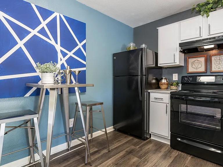 PALM TRACE APARTMENTS — Photo 26