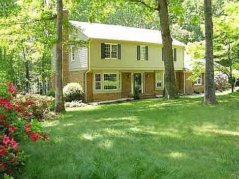 1st image of 640 Farnham Dr