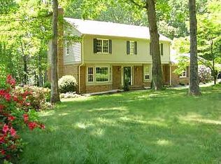 640 Farnham Dr, North Chesterfield, VA 23236