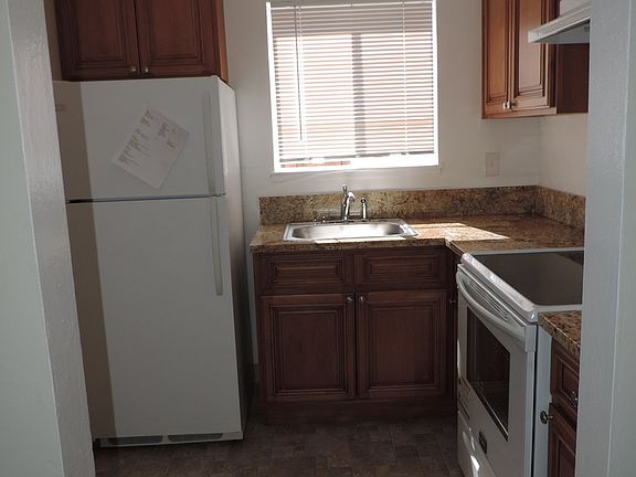 5th image of 161 Oak Ave APT 1