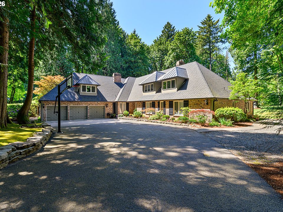 1st image of 653 Victoria Pl