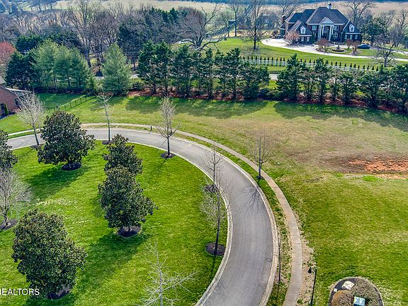 5th image of 655 Stone Villa Ln