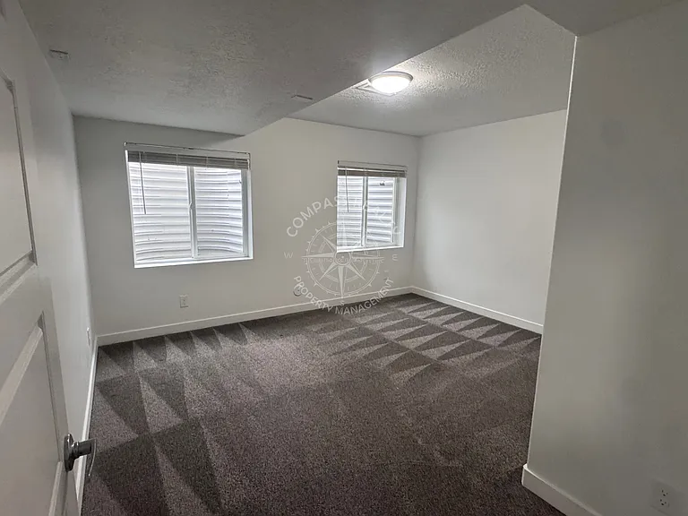803 W Kingfisher Rd #2 — Photo 16