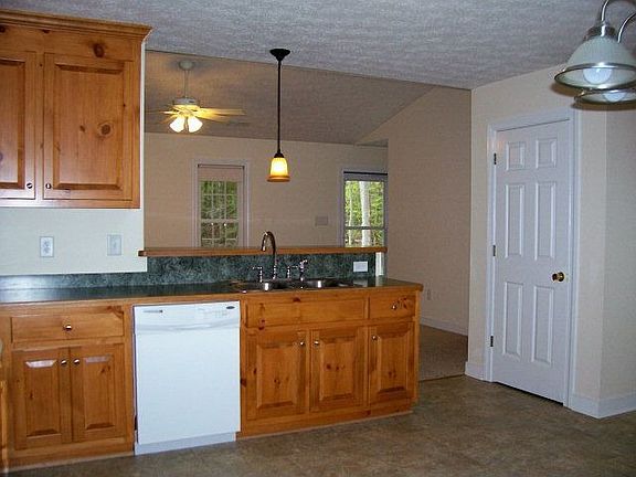 5th image of 170 Roane Dr