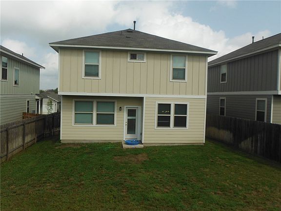 5th image of 372 Eagle Brook Ln